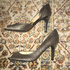 Sparkle silver peep toe pumps